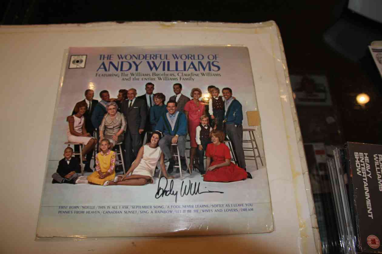 ANDY WILLIAMS - THE WONDERFUL WORLD OF - S ORIGINÁL PODPISEM